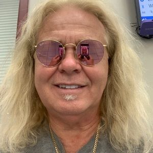 Meet your Posher, Lawrence